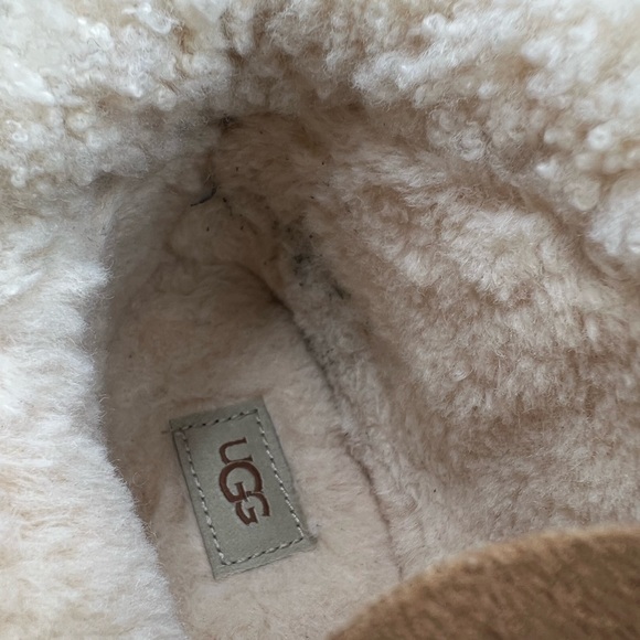 Ugg Funkarra Boots - Picture 10 of 15